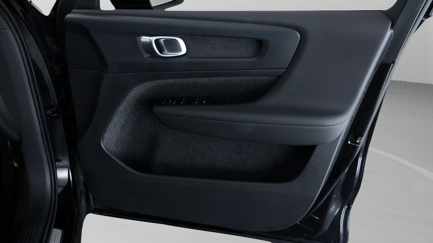 Used Volvo XC40 for sale - 77364141: Photo 14