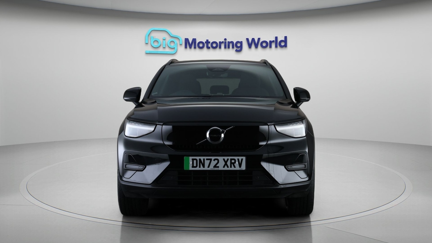 Used Volvo XC40 for sale - 77364141: Photo 2