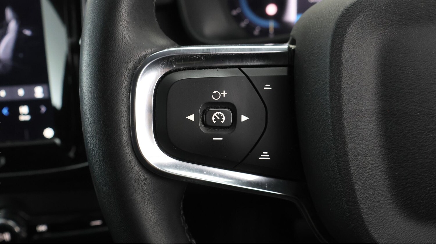 Used Volvo XC40 for sale - 77364141: Photo 20