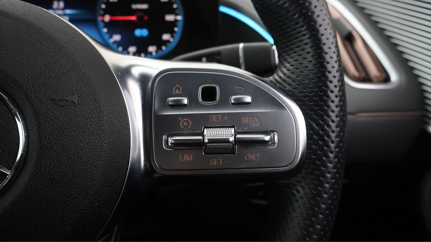 Used Mercedes-Benz EQC 2022 for sale - 77610473: Photo 27