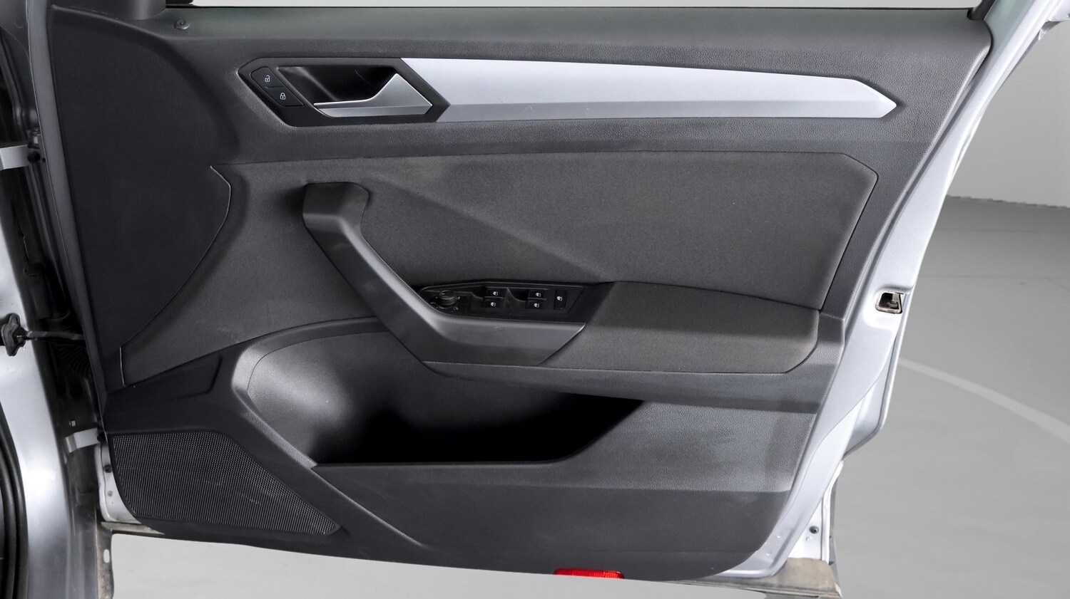 Used Volkswagen T-Roc 2023 for sale - 78028060: Photo 14