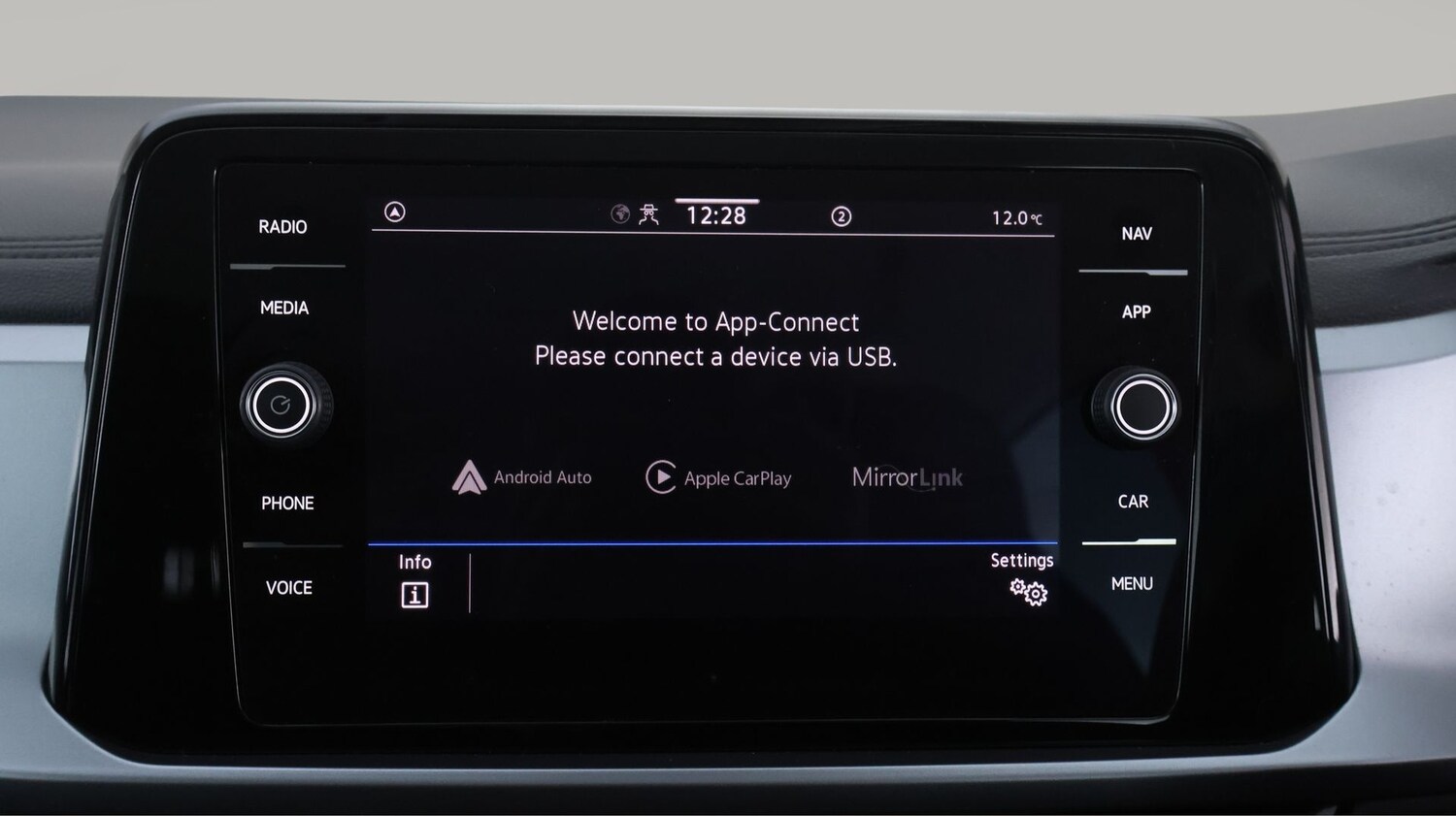 Used Volkswagen T-Roc 2023 for sale - 78028060: Photo 23