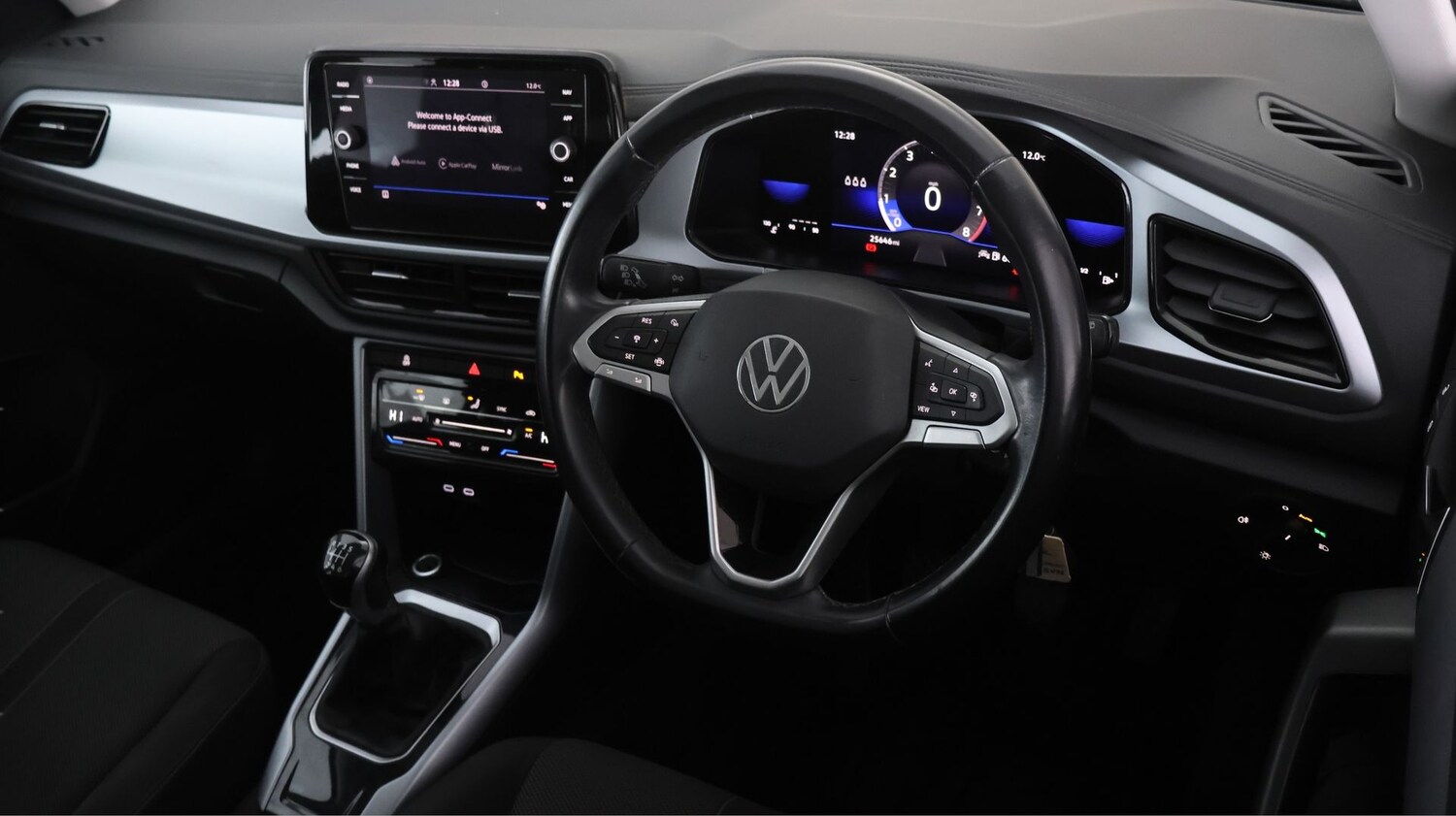 Used Volkswagen T-Roc 2023 for sale - 78028060: Photo 9