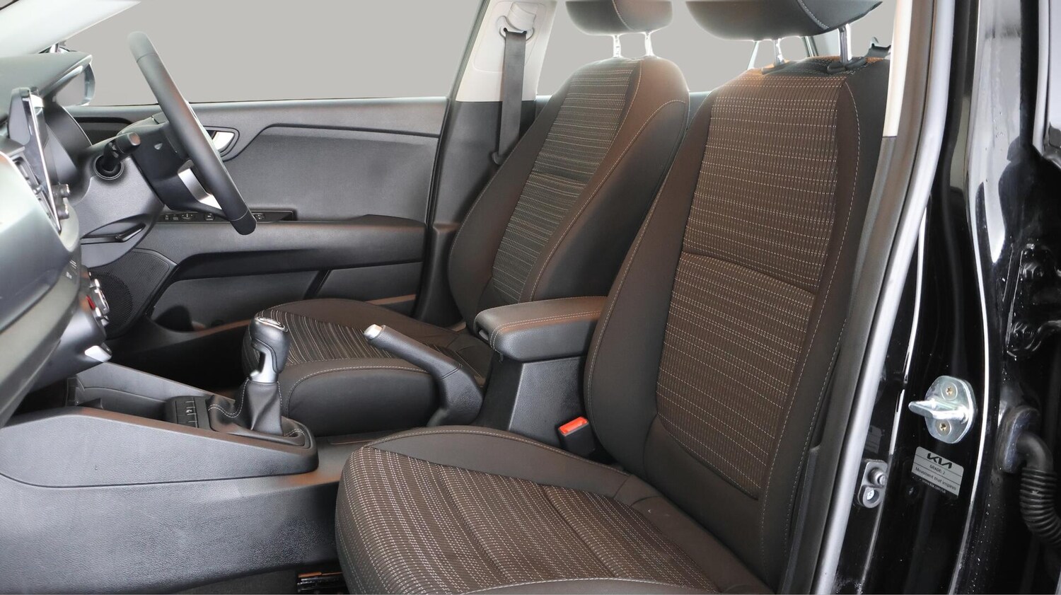 Used Kia Stonic 2022 for sale - 76659101: Photo 14