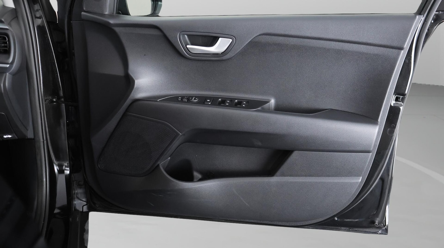 Used Kia Stonic 2022 for sale - 76659101: Photo 15