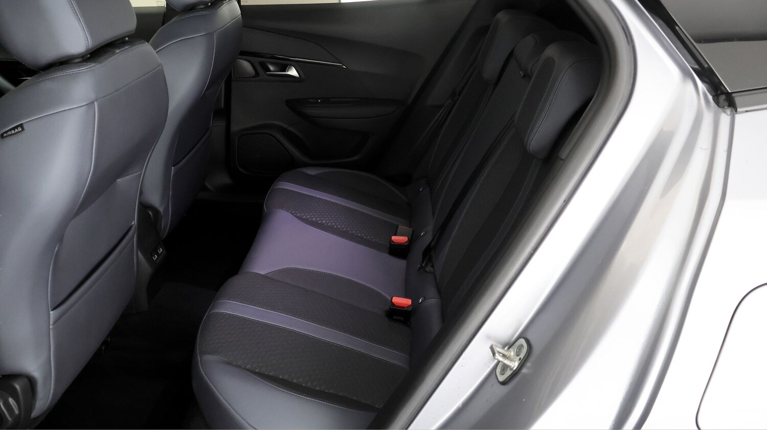 Used Peugeot 2008 for sale - 77357023: Photo 16