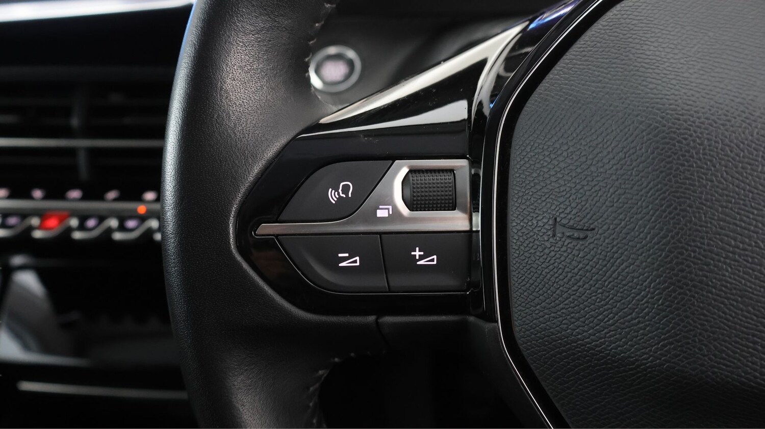 Used Peugeot 2008 for sale - 77357023: Photo 21