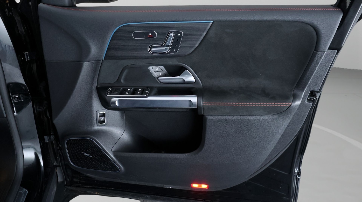 Used Mercedes-Benz EQB 2025 for sale - 77367532: Photo 15