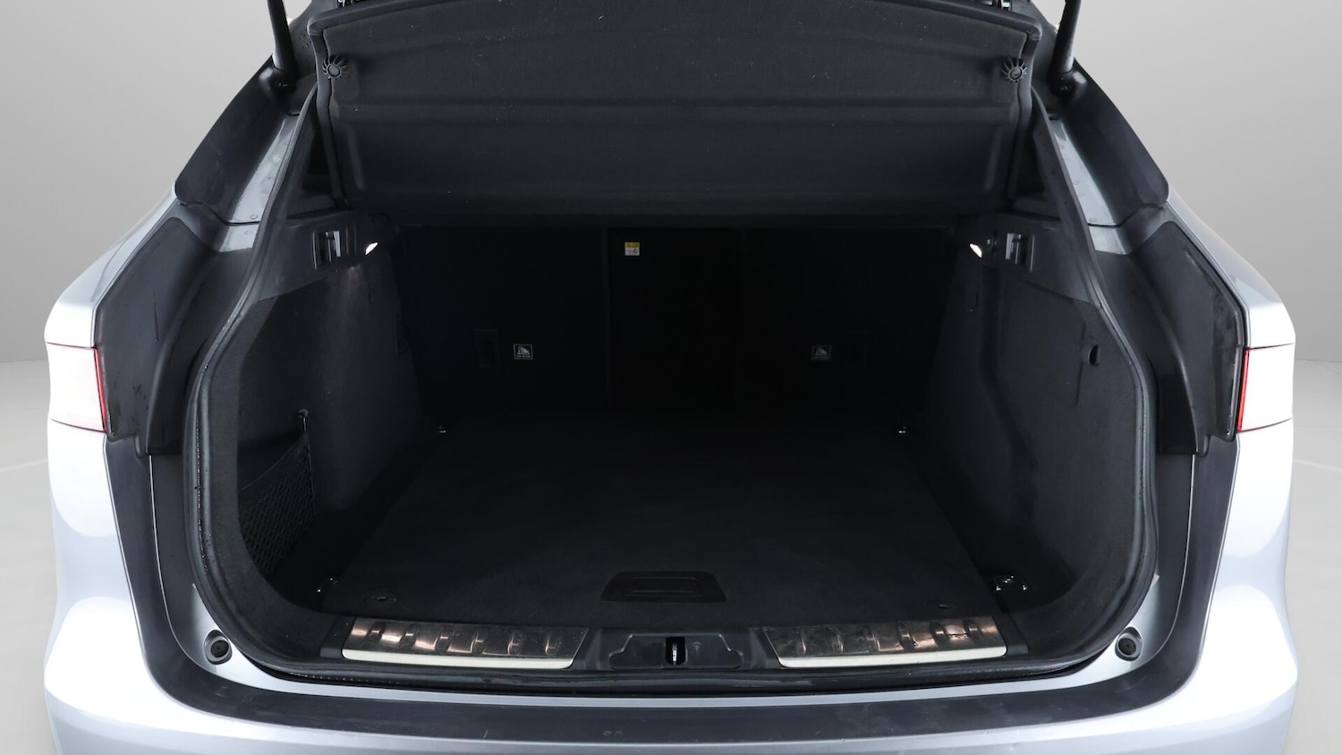 Used Jaguar F-Pace 2019 for sale - 76109301: Photo 16