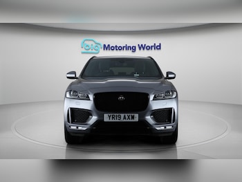 Used Jaguar F-Pace 2019 for sale - 76109301: Photo 2