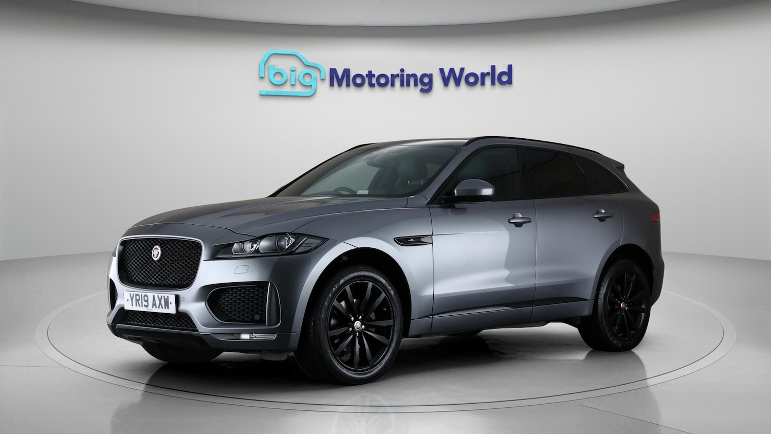 Used Jaguar F-Pace 2019 for sale - 76109301: Photo 3