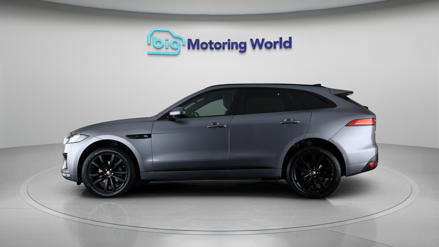Used Jaguar F-Pace 2019 for sale - 76109301: Photo 4