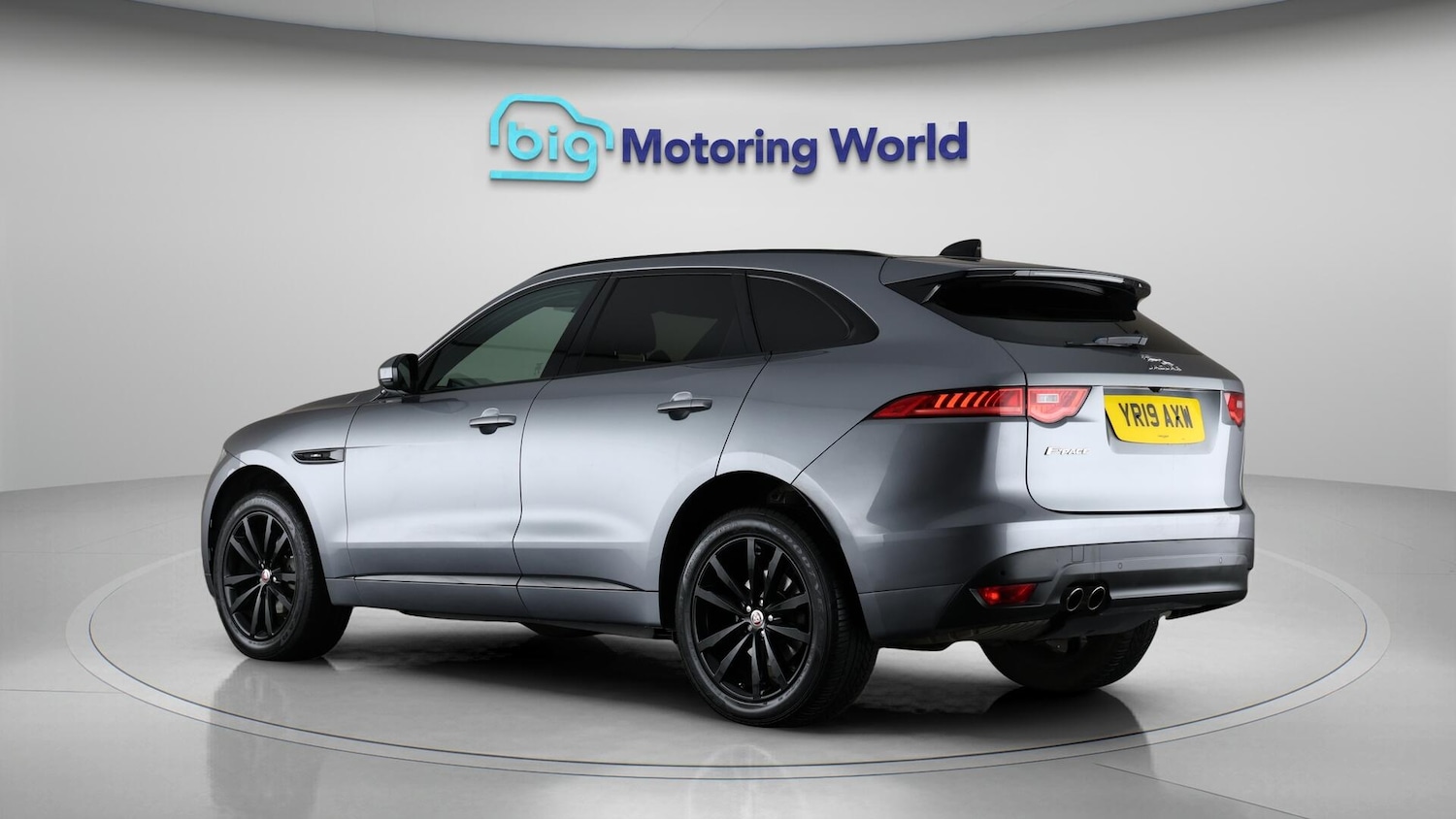 Used Jaguar F-Pace 2019 for sale - 76109301: Photo 5