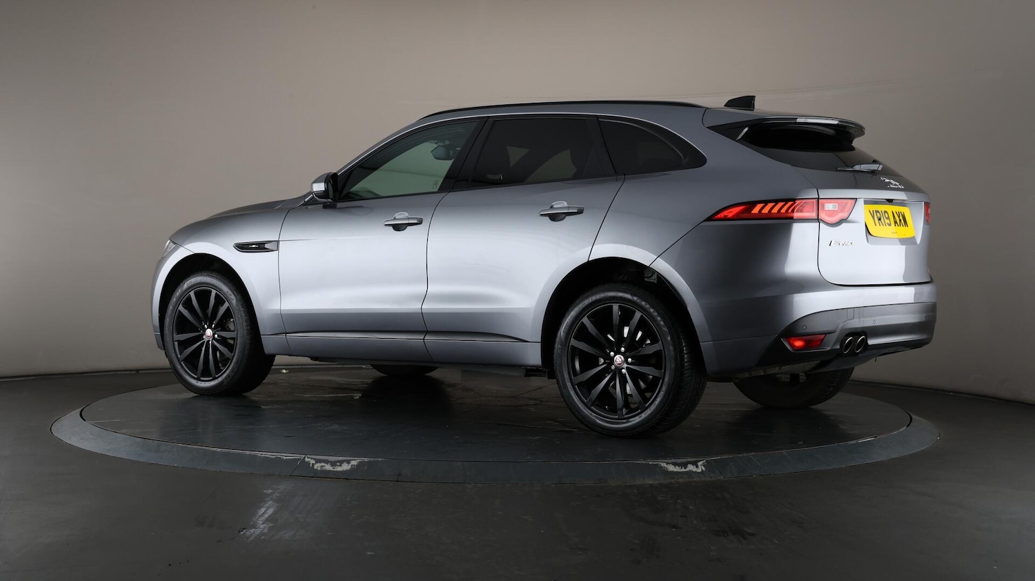 Used Jaguar F-Pace 2019 for sale - 76109301: Photo 76