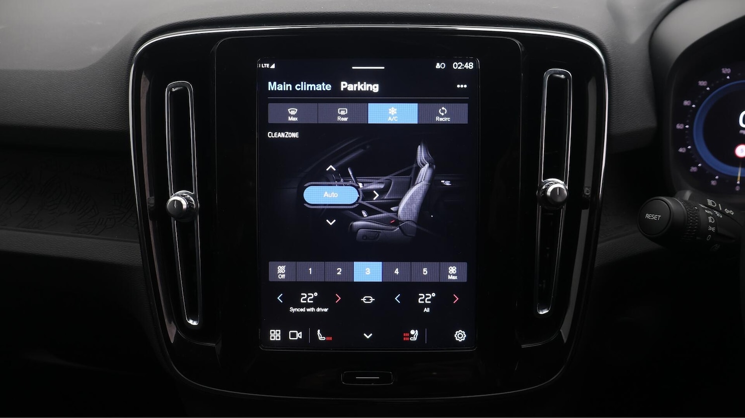 Used Volvo XC40 2023 for sale - 76360451: Photo 13