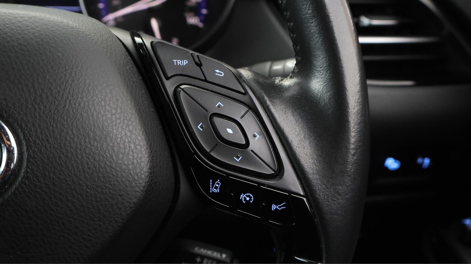 Used Toyota C-HR 2022 for sale - 76573401: Photo 24