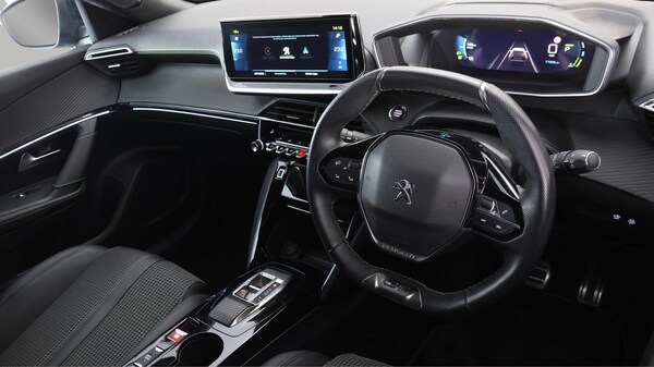 Used Peugeot 2008 2023 for sale - 76318132: Photo 10