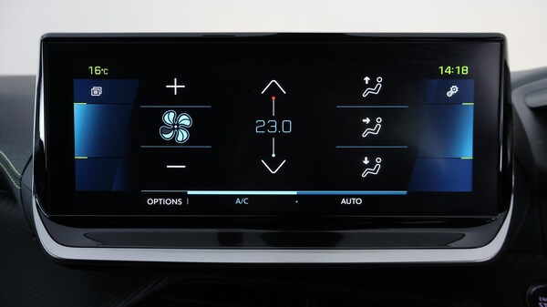 Used Peugeot 2008 2023 for sale - 76318132: Photo 13