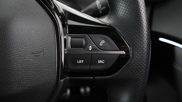 Used Peugeot 2008 2023 for sale - 76318132: Photo 24