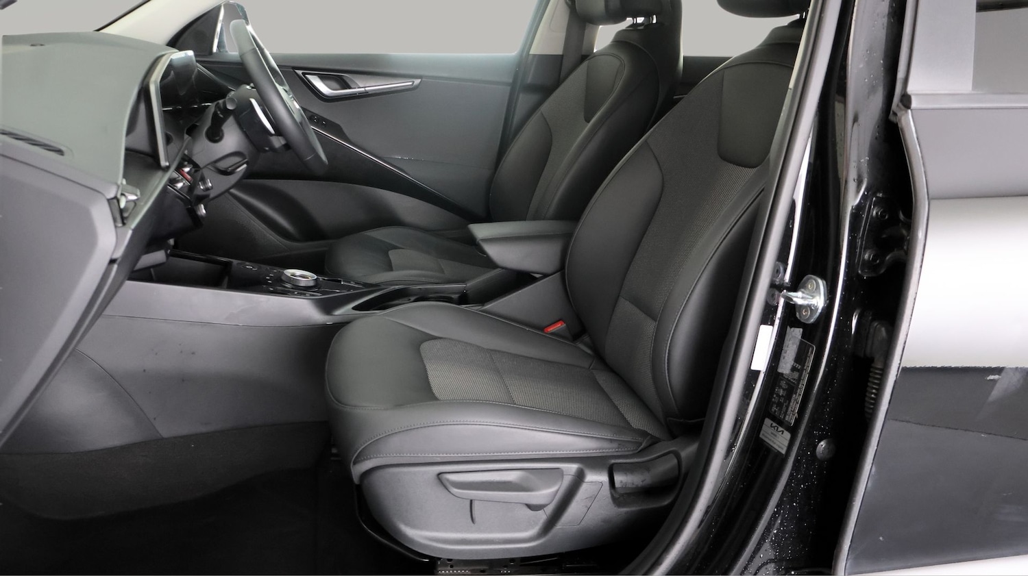 Used Kia Niro 2023 for sale - 77636604: Photo 13