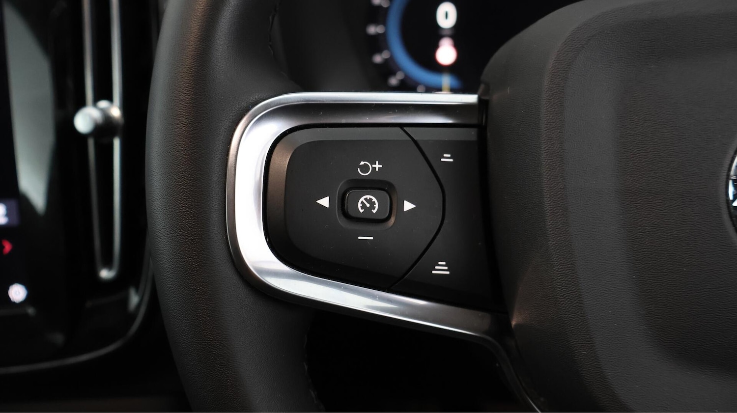 Used Volvo XC40 2022 for sale - 75977417: Photo 22