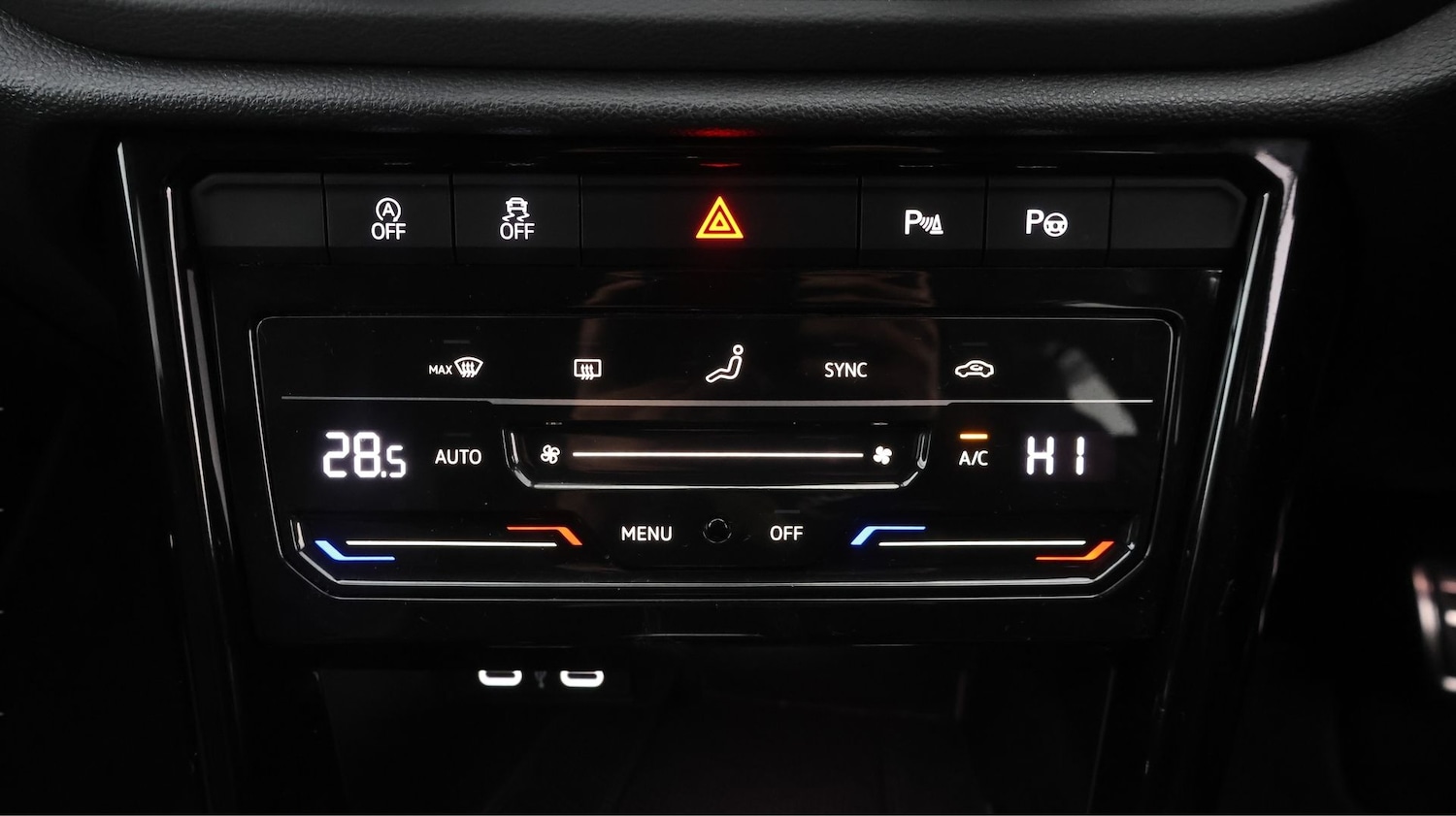 Used Volkswagen T-Roc 2023 for sale - 77381407: Photo 12