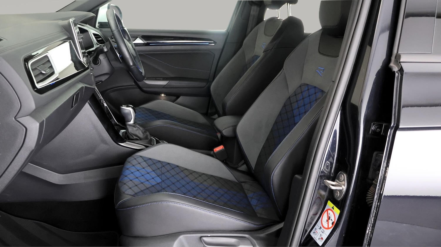 Used Volkswagen T-Roc 2023 for sale - 77381407: Photo 14