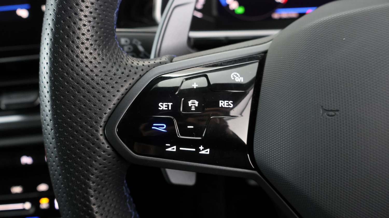 Used Volkswagen T-Roc 2023 for sale - 77381407: Photo 24