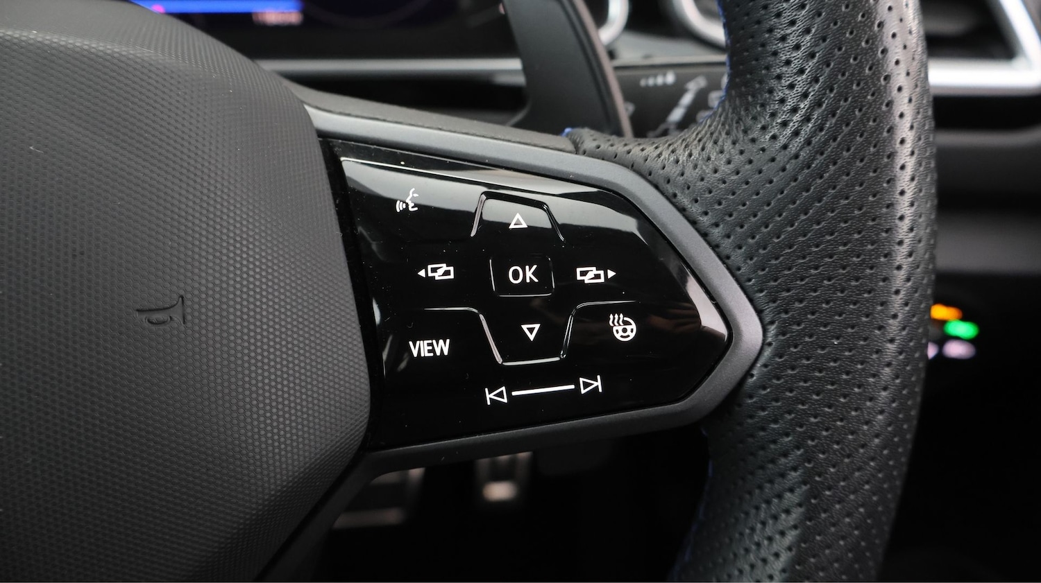 Used Volkswagen T-Roc 2023 for sale - 77381407: Photo 25