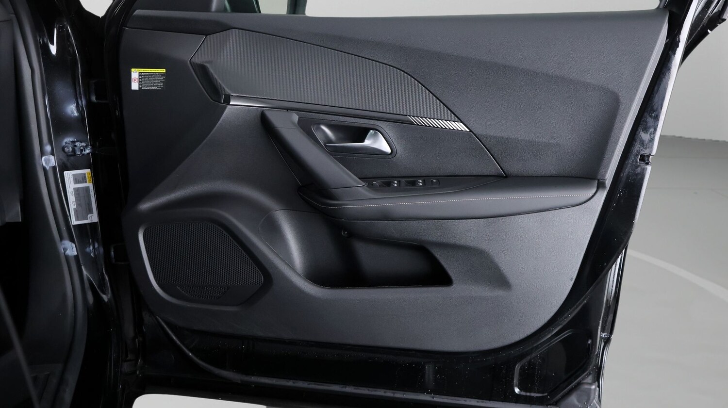 Used Peugeot 2008 2023 for sale - 77220273: Photo 15