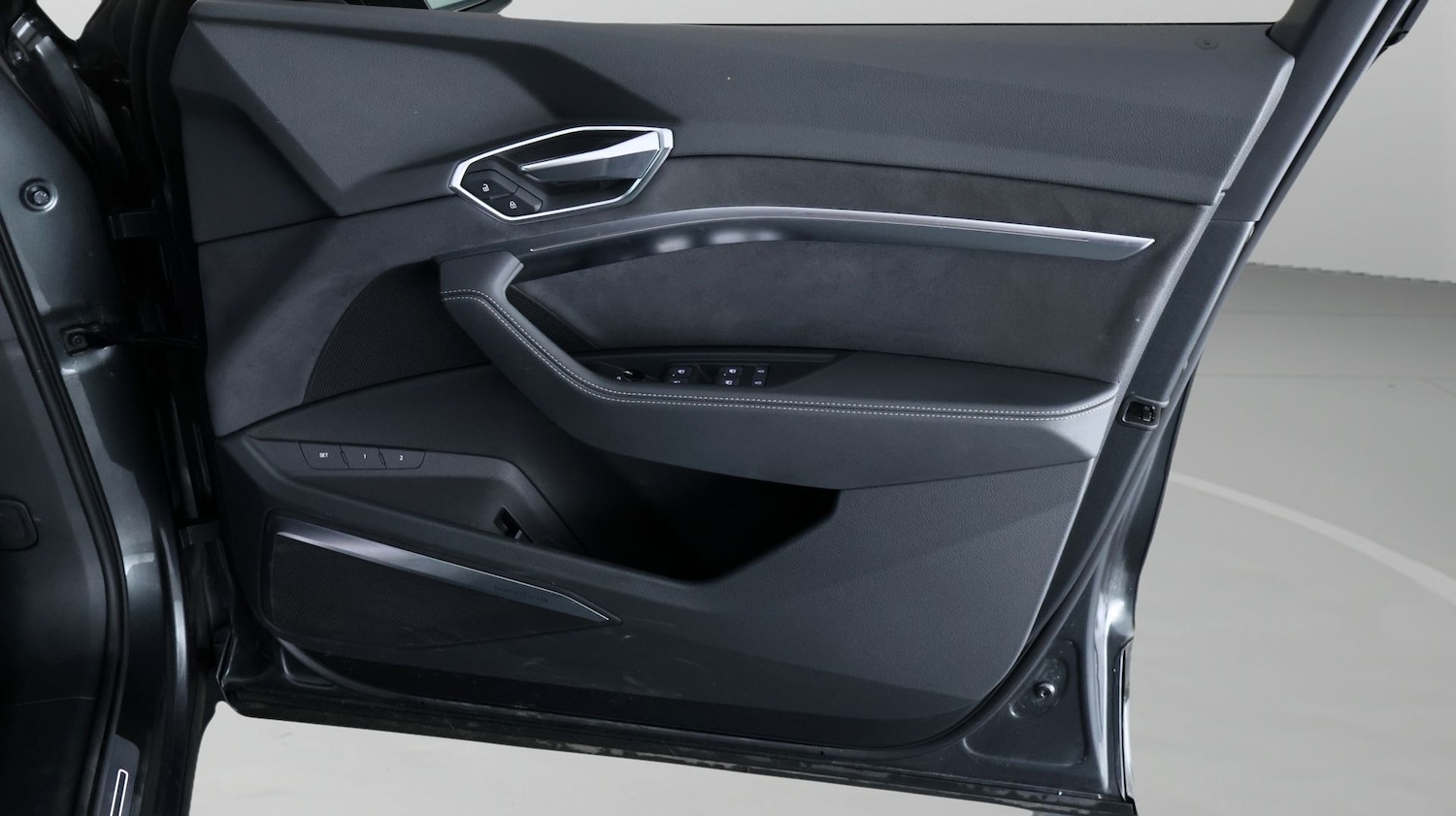 Used Audi e-tron 2023 for sale - 77610309: Photo 14