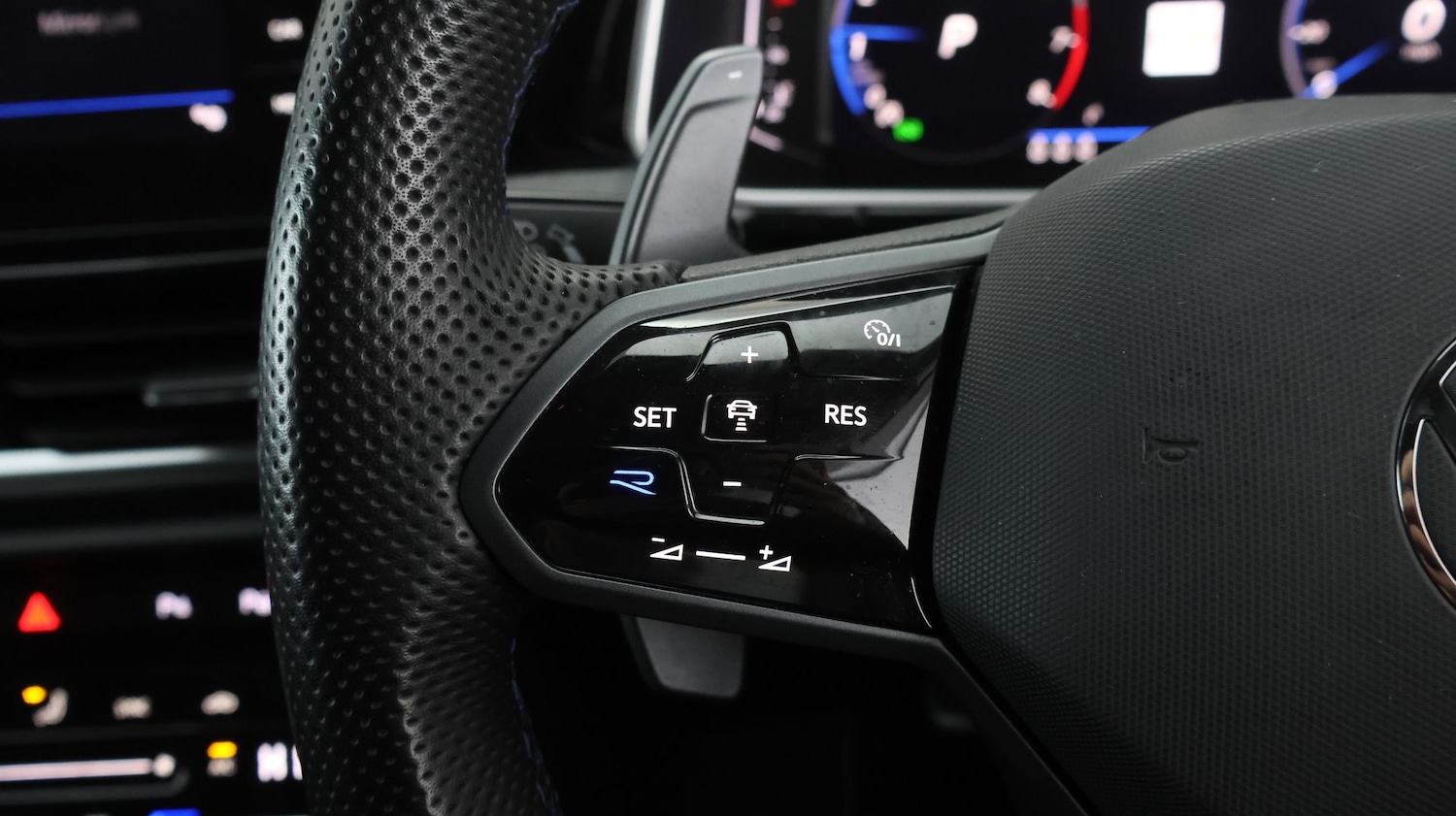 Used Volkswagen T-Roc for sale - 77477987: Photo 23