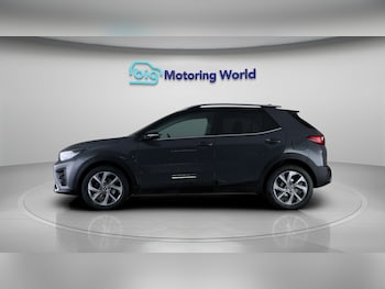 Used Kia Stonic 2023 for sale - 79252252: Photo