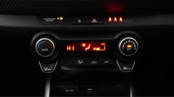 Used Kia Stonic 2022 for sale - 76179431: Photo 12