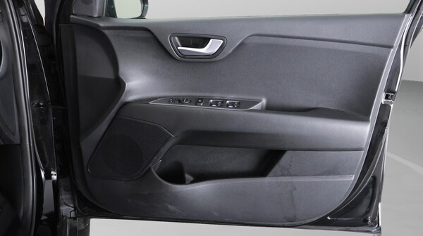 Used Kia Stonic 2022 for sale - 76179431: Photo 15
