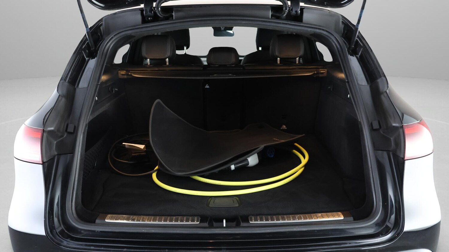 Used Mercedes-Benz EQC for sale - 76759640: Photo 17