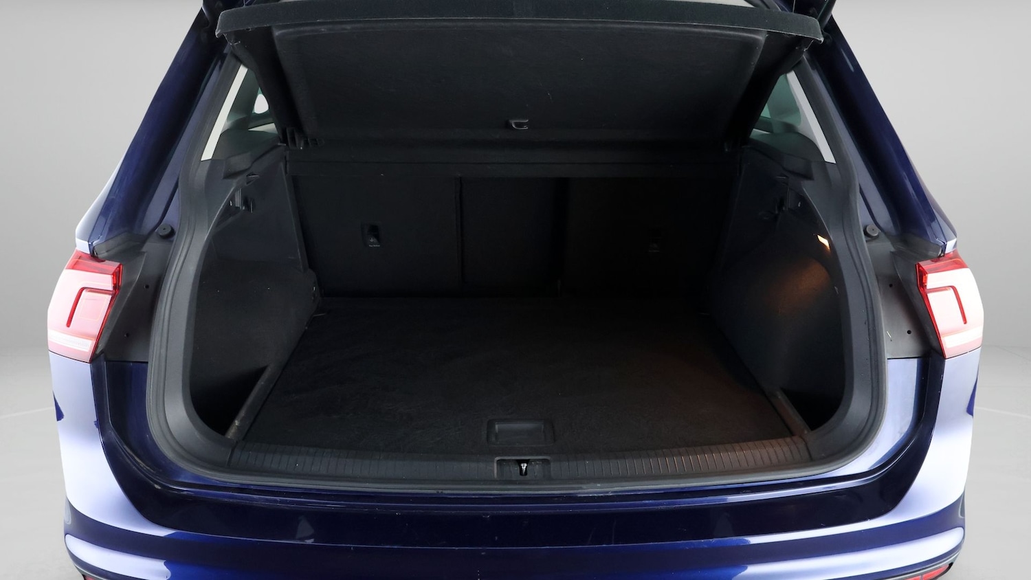 Used Volkswagen Tiguan 2018 for sale - 77198395: Photo 17