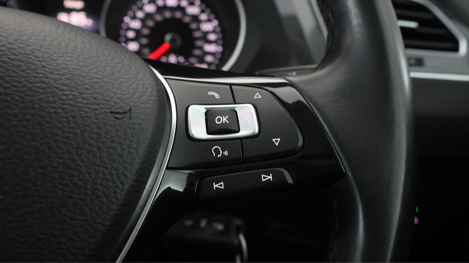 Used Volkswagen Tiguan 2018 for sale - 77198395: Photo 22