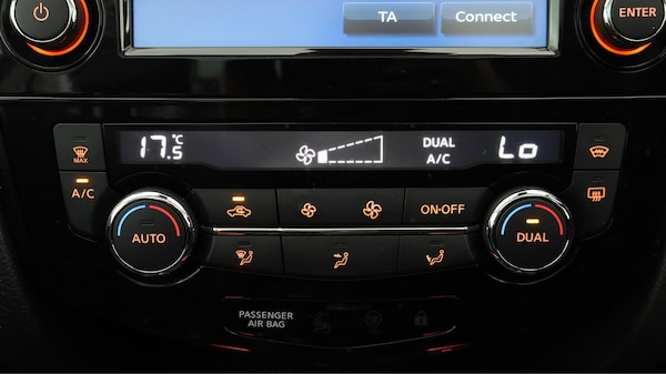 Used Nissan Qashqai 2018 for sale - 76158840: Photo 11