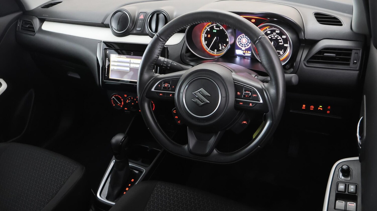 Used Suzuki Swift 2023 for sale - 76226672: Photo 10