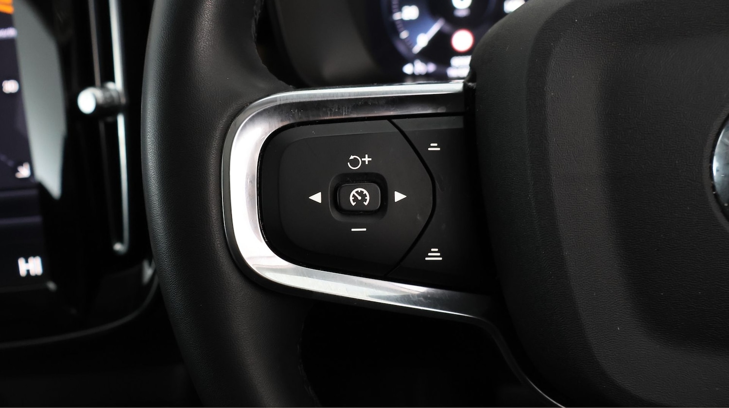 Used Volvo XC40 2021 for sale - 77264255: Photo 22