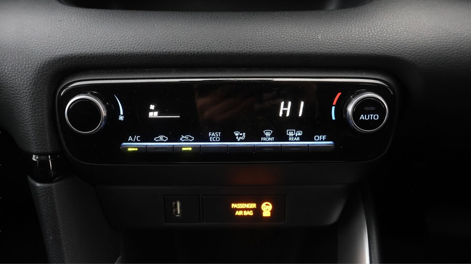 Used Toyota Yaris 2022 for sale - 77363815: Photo 11