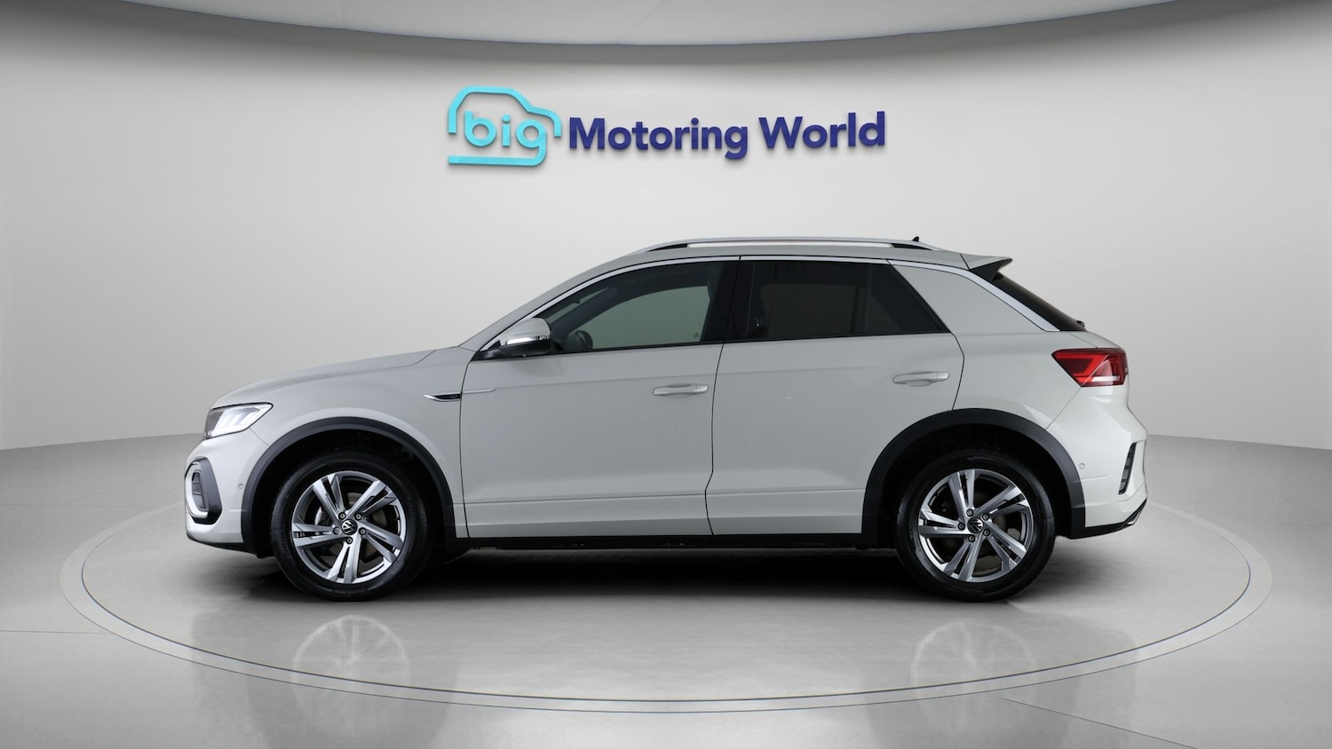 Used Volkswagen T-Roc 2024 for sale - 77298502: Photo 4