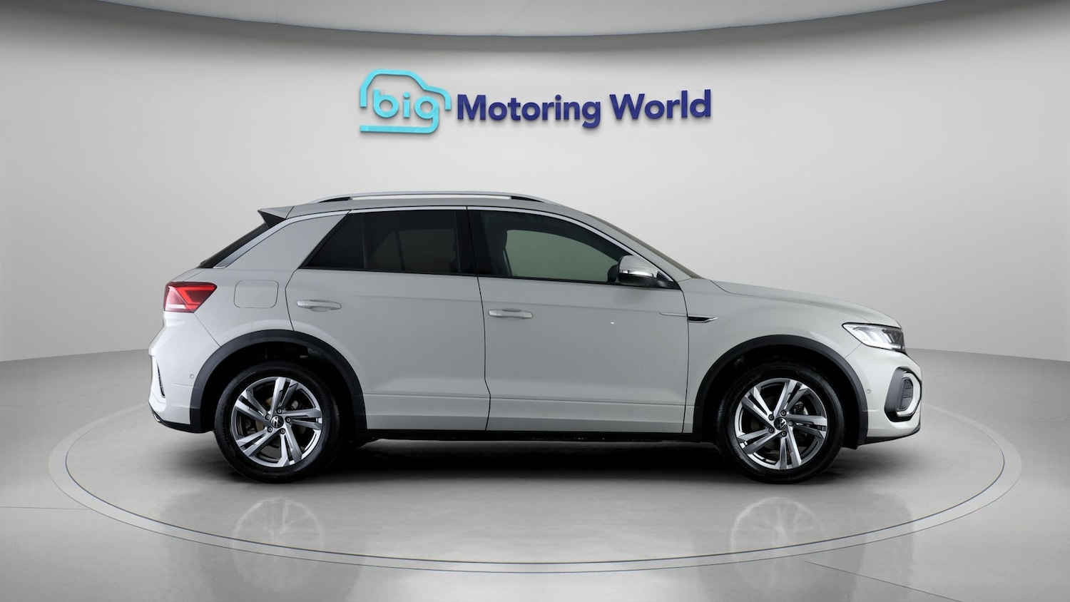 Used Volkswagen T-Roc 2024 for sale - 77298502: Photo 8