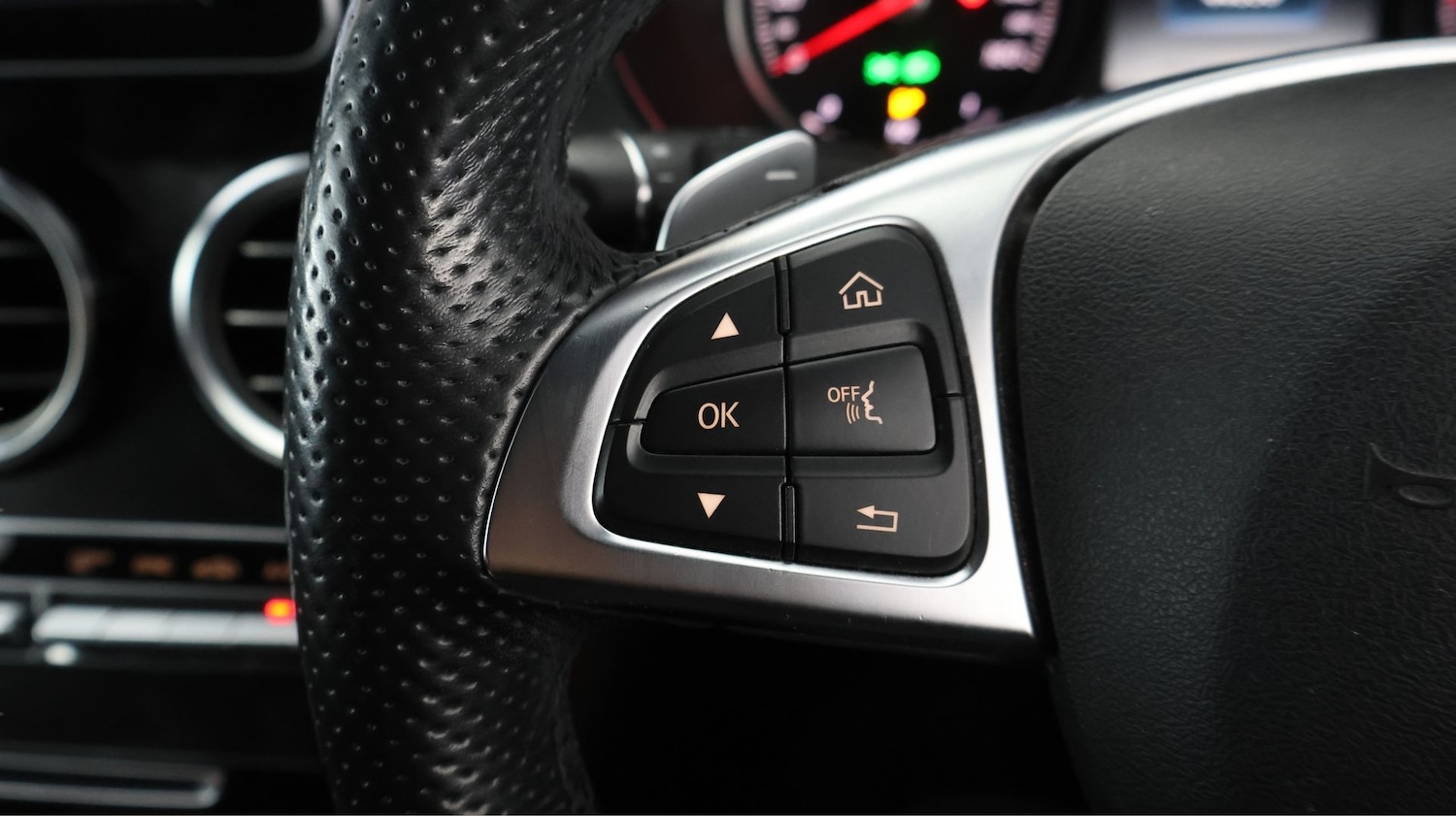 Used Mercedes-Benz GLC 2019 for sale - 77638568: Photo 21