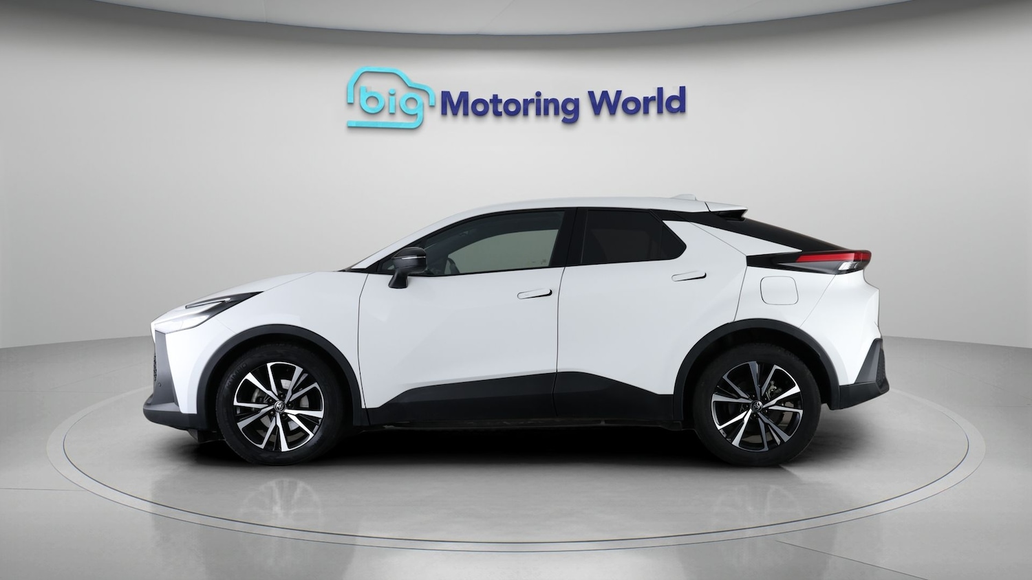 Used Toyota C-HR 2024 for sale - 77357522: Photo 4