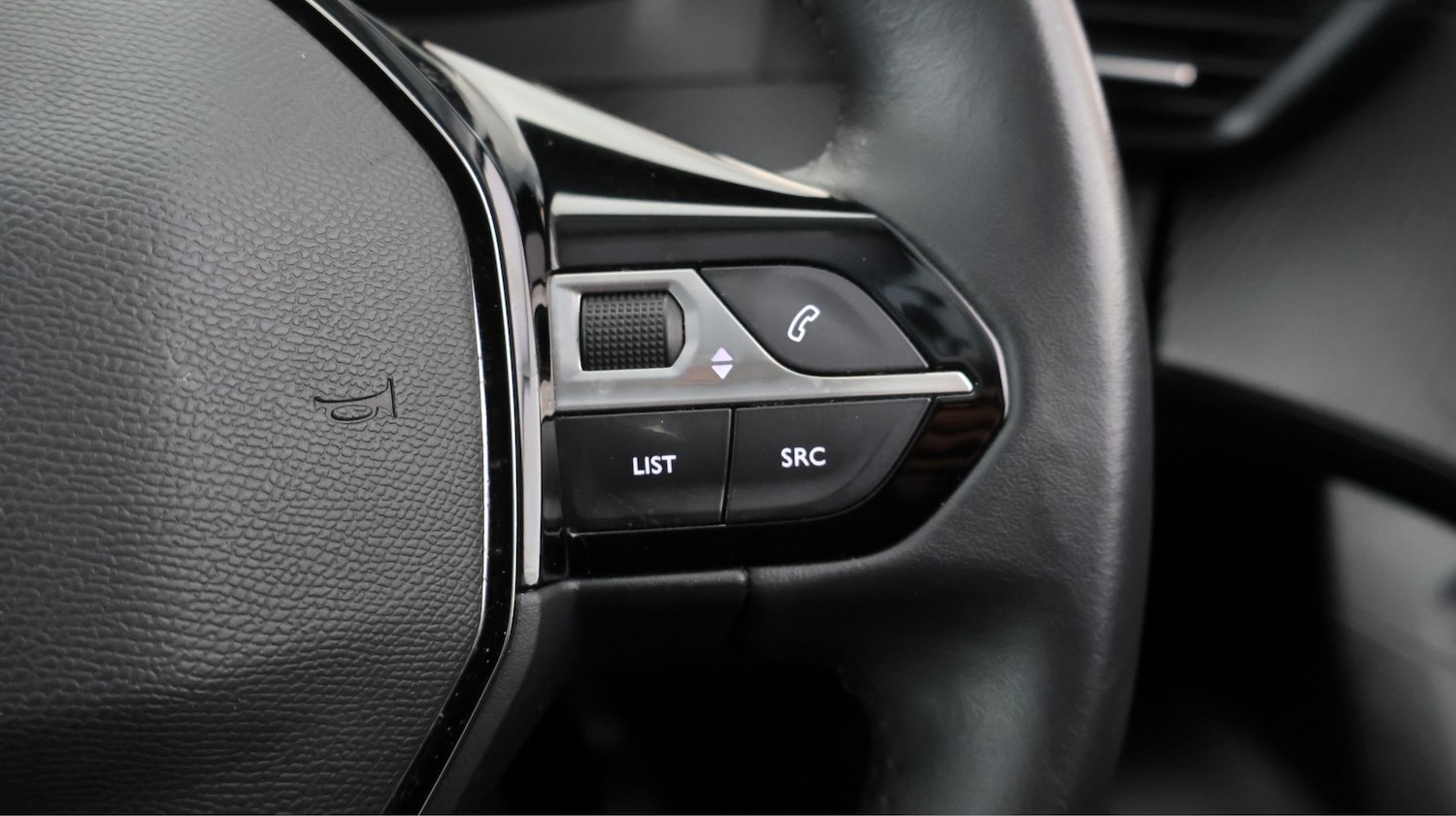 Used Peugeot 2008 2021 for sale - 77690931: Photo 24