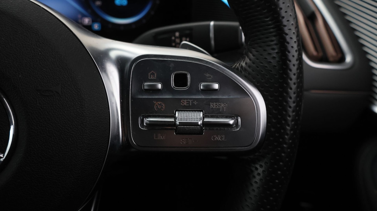 Used Mercedes-Benz EQC 2020 for sale - 77467865: Photo 23