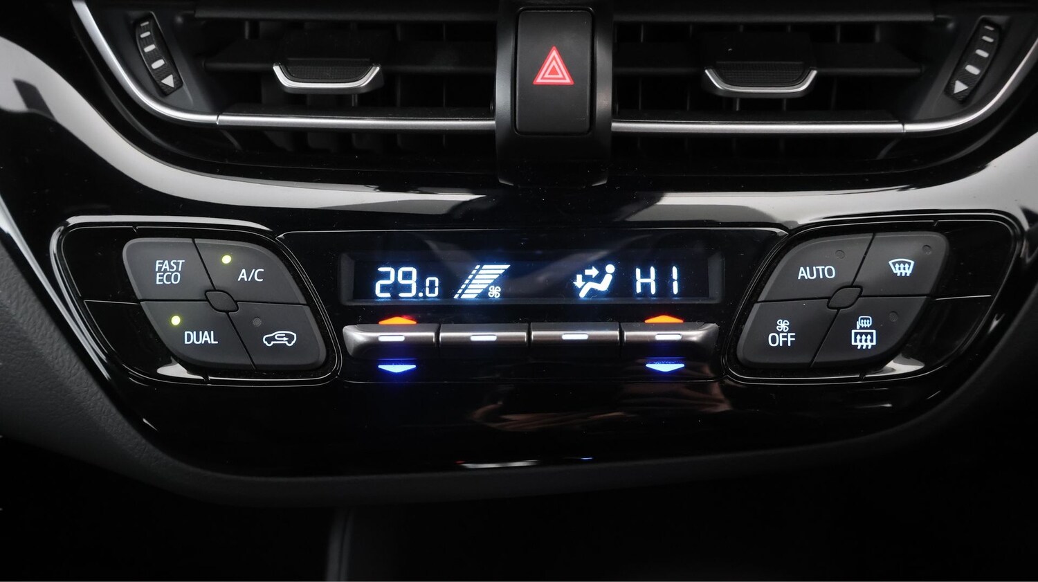 Used Toyota C-HR 2023 for sale - 77349974: Photo 11