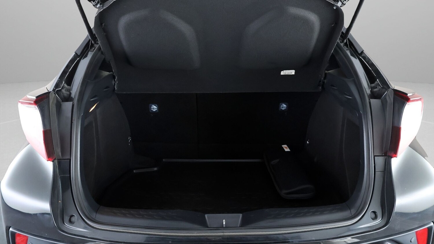 Used Toyota C-HR 2023 for sale - 77349974: Photo 16